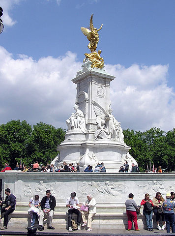 File:Victoria.memorial.london.arp.jpg