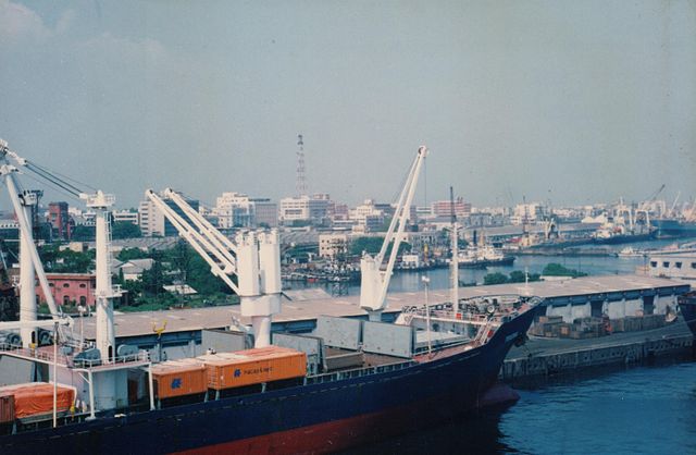File:Madras Port In 1996.jpg