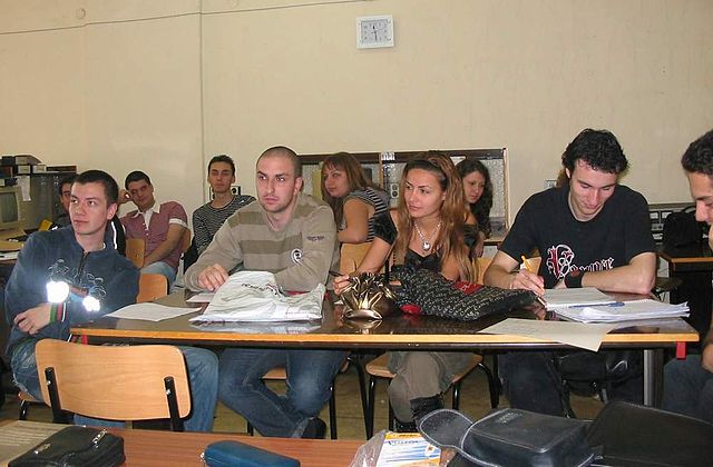 File:Lab4 students1 65b 1000.jpg