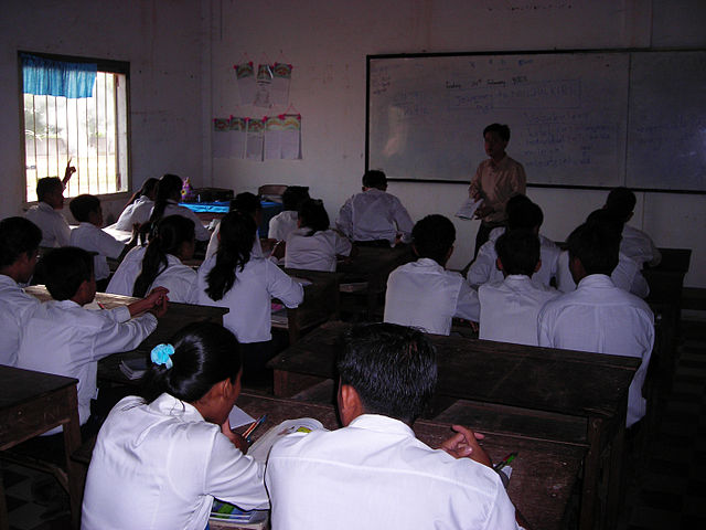 File:Samdach Euv High School.jpg