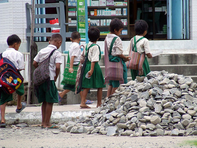 File:Students, Hakha, Chin State, Myanmar.jpg