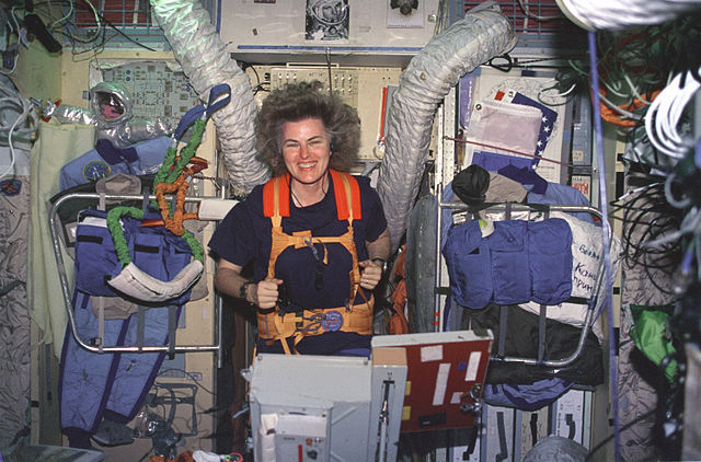 File:Lucid on Treadmill in Russian Mir Space Station - GPN-2000-001034.jpg