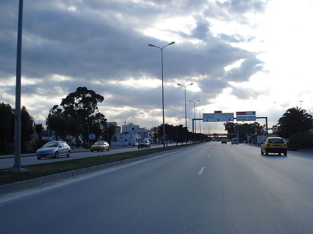 File:RN 9 - Tunis-La Marsa.jpg