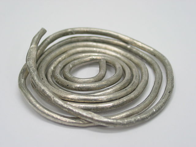 File:Indium wire.jpg