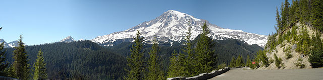 File:Mount Rainier panorama 2.jpg