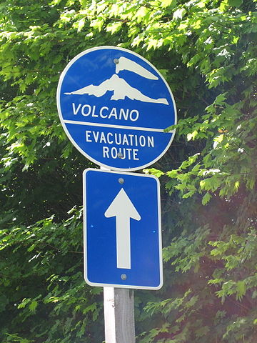File:Volcano evacuation route sign.jpg