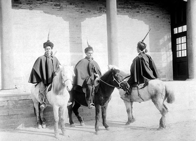 File:Italian mounted infantry in China 1900 HD-SN-99-01989.jpg