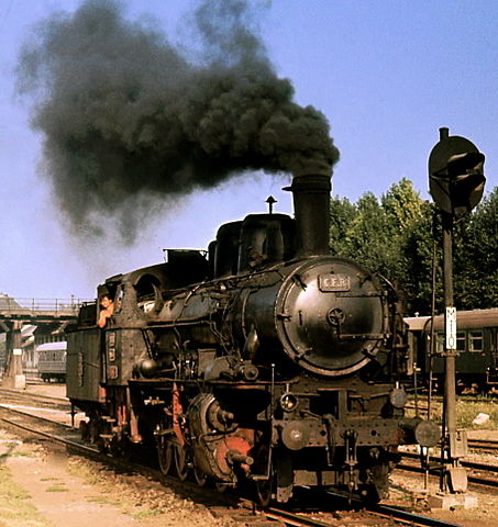 File:CFR (Romanian Railways) 140 class 2-8-0.jpg