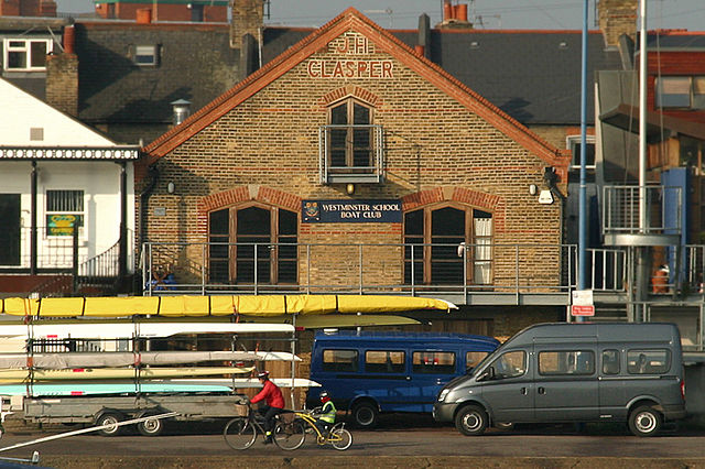 File:Westminster School Boat Club early morning.jpg