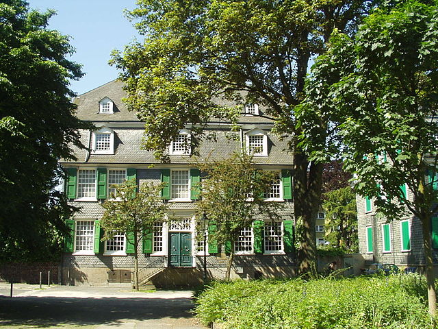 File:280505 001 Engelshaus Barmen.jpg