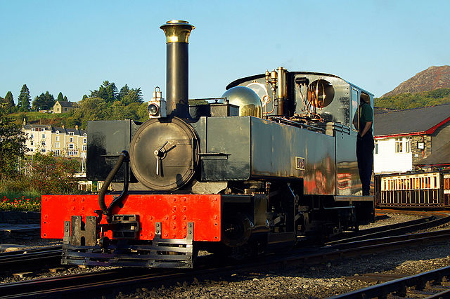 File:Lyd at Porthmadog Harbour Station.jpg