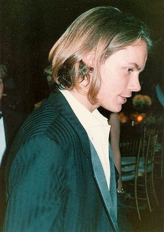 File:River Phoenix.jpg