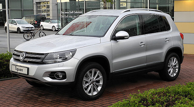 File:VW Tiguan Track & Style 2.0 TDI 4MOTION BlueMotion Technology (Facelift) &ndash; Frontansicht, 24. Juni 2011, Velbert.jpg