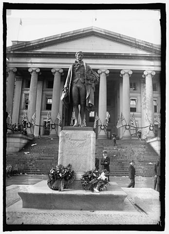 File:Alexander Hamilton statue, Washington D.C. 24200u original.jpg