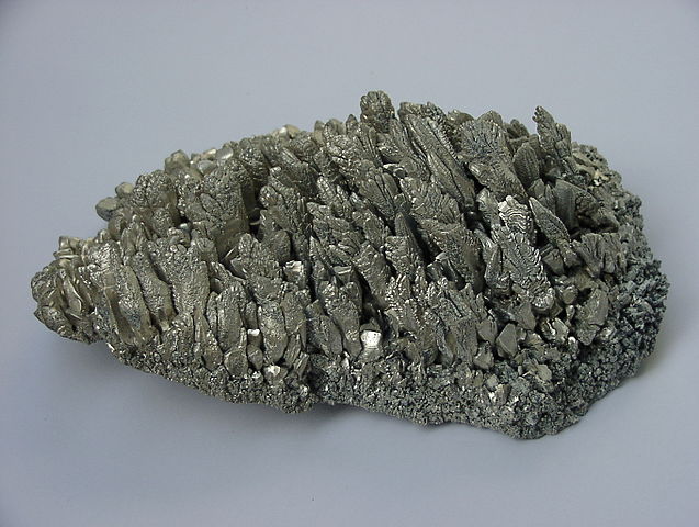 File:Magnesium crystals.jpg