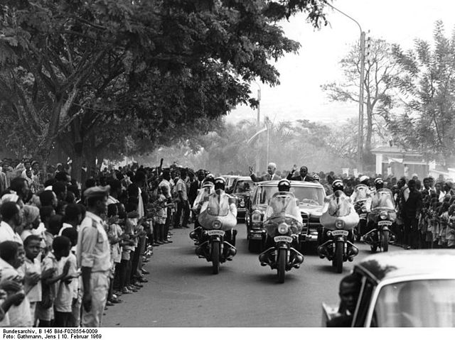 File:Bundesarchiv B 145 Bild-F028554-0009, Niger, Staatsbesuch Bundespr&auml;sident L&uuml;bke.jpg