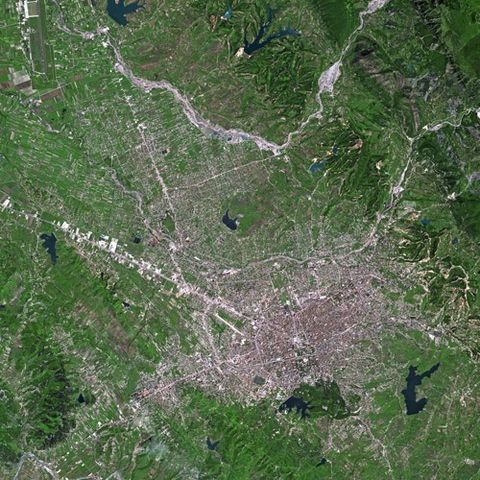 File:Tirana SPOT 1040.jpg