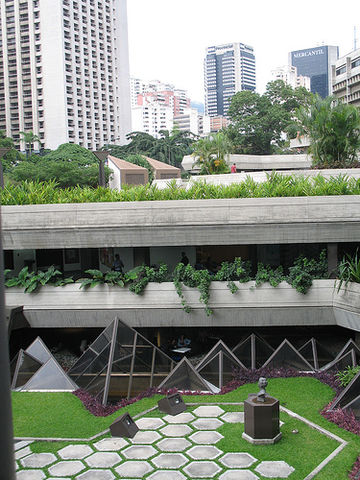 File:Caracas cultural3.jpg