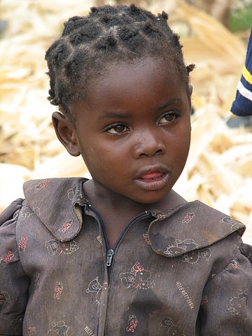 File:A small girl from small village - Zambia.jpg