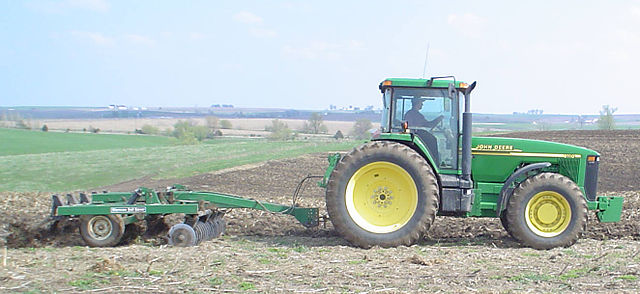 File:JDTractor chisel-plough.jpg