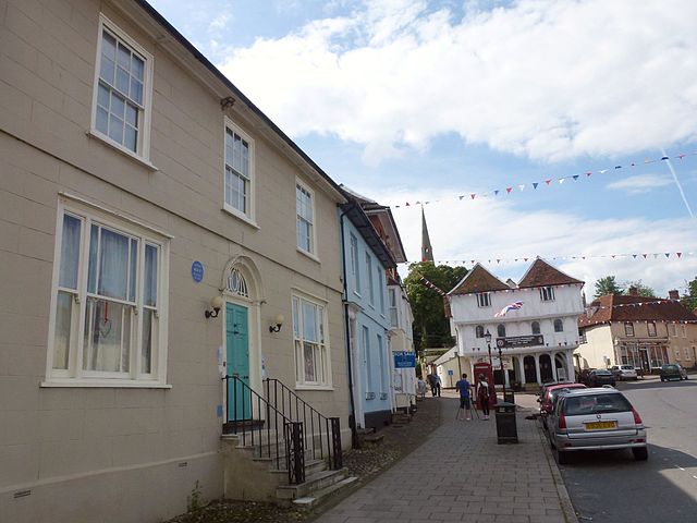 File:Thaxted The Manse.jpg