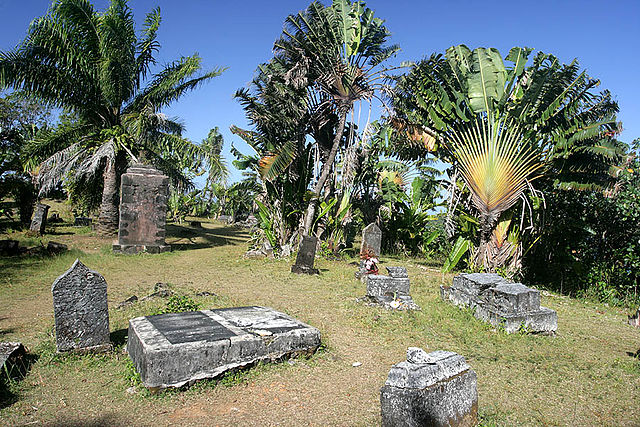 File:Pirates Cemetery Ile Ste Marie Madagascar.jpg