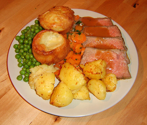 File:Roastbeef with yorkshire puddings.jpg