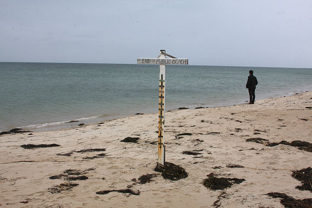 File:Looking into cape cod bay from a private beach in dennis, ma.JPG