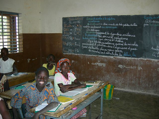 File:Dourtenga school.JPG
