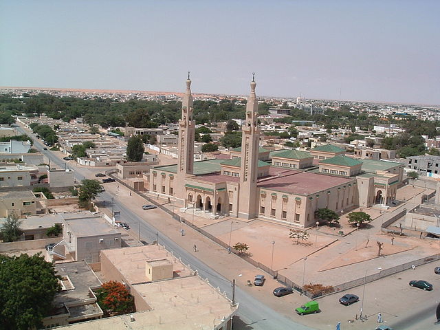File:Saudi mosque in Nouakchott.jpg