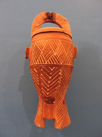 File:Wood jar from Oue`a, Tadjoura, Djibouti.jpg
