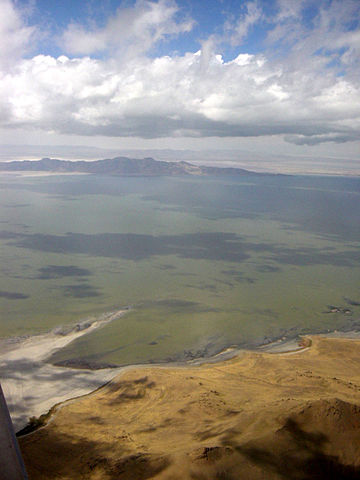 File:Great Salt Lake 2.jpg