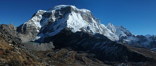 File:Mountain Range in Northern Sikkim.jpg