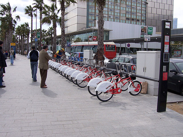 File:Estacio bicing bcn.jpg