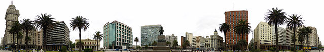 File:Montevideo D&eacute;cembre 2007 - Plaza de Armas 2.jpg