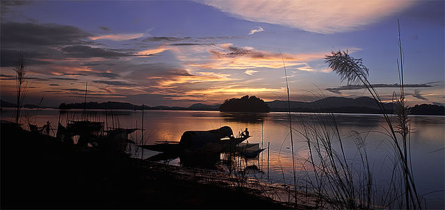 File:Evening on the Brahmaputra River by Vikramjit Kakati.jpg