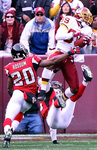 File:Santana moss leaping catch.jpg