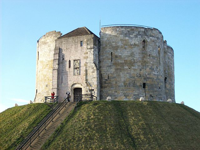 File:Clifford's Tower, from south.JPG