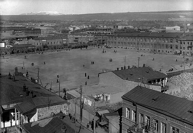 File:Erivan Main Square 1916.jpg