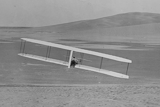 File:1902 Wright glider turns.jpeg