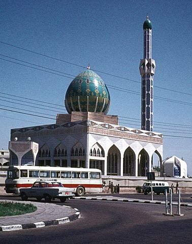 File:1973 Baghdad mosque.jpg