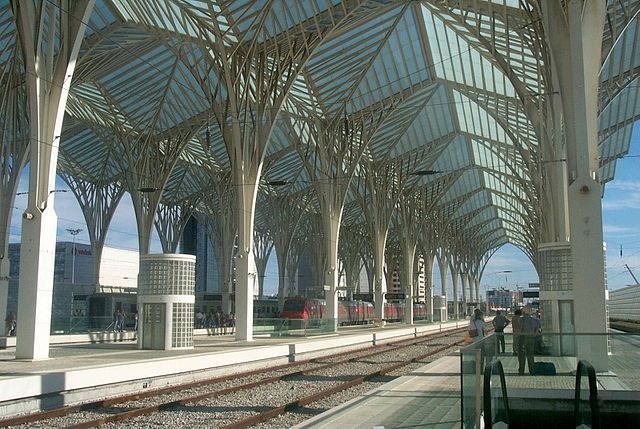 File:Oriente Station Lisboa roof.jpg