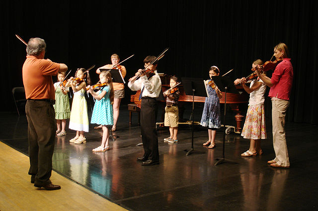 File:Suzuki violin recital.jpg