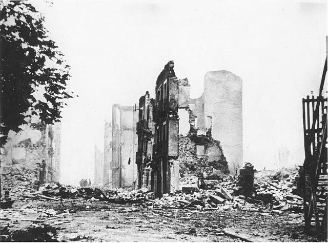 File:Bundesarchiv Bild 183-H25224, Guernica, Ruinen.jpg