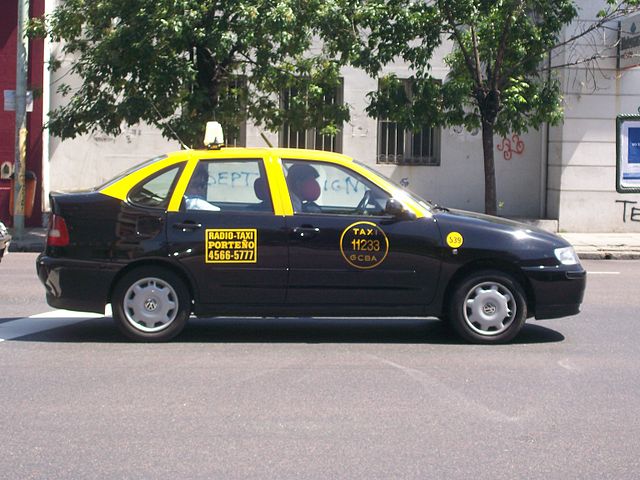 File:Taxi in Buenos Aires.jpg