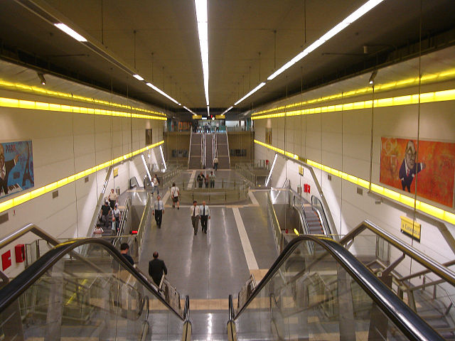 File:Buenos Aires - Subte - Humberto Primo 5.jpg