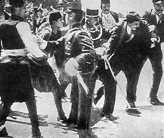 File:Gavrilo Princip captured in Sarajevo 1914.jpg