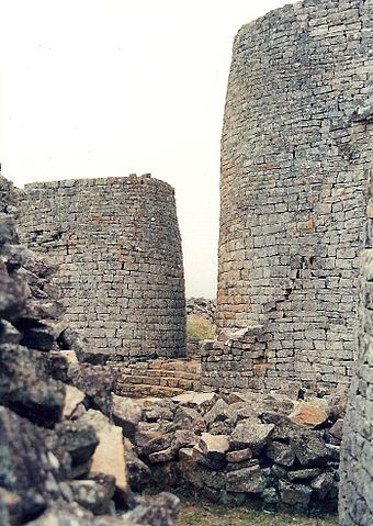 File:Tower, Great Zimbabwe1.jpg