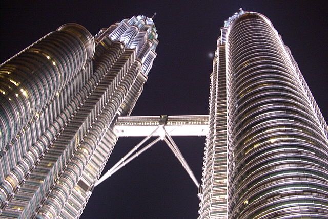 File:Petronas night.JPG