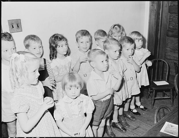 File:Sunday school class in Community (Methodist) Church. Inland Steel Company, Wheelwright ^1 & 2 Mines, Wheelwright... - NARA - 541439.jpg